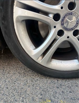 Llantas Mercedes 17 con neumáticos