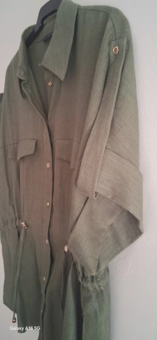 Camisa sahariana de lino verde caqui
