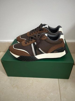 Zapatillas Lacoste Marrones y Blancas
