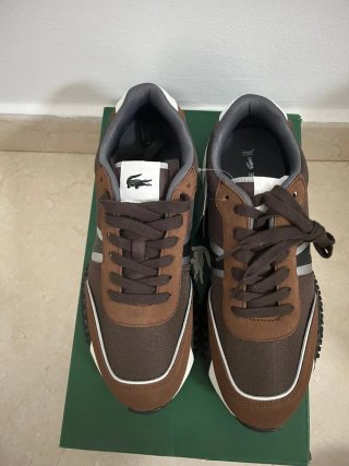 Zapatillas Lacoste Marrones y Blancas