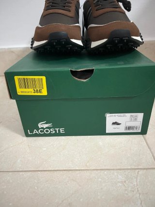 Zapatillas Lacoste Marrones y Blancas