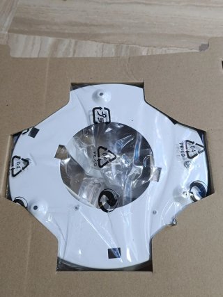 Lámpara de techo IKEA HYBY con plafón