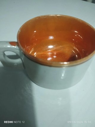 Taza japonesa con diseño de figuras