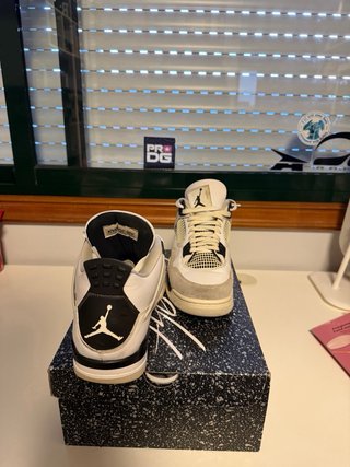 Tenis Jordan 4 Military