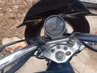 Moto cruiser 28.000 km vt600