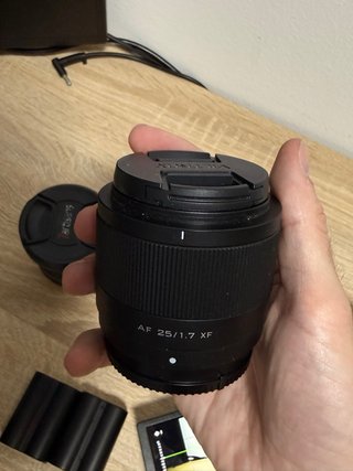Fujifilm X-S20 con 4 objetivos y baterías
