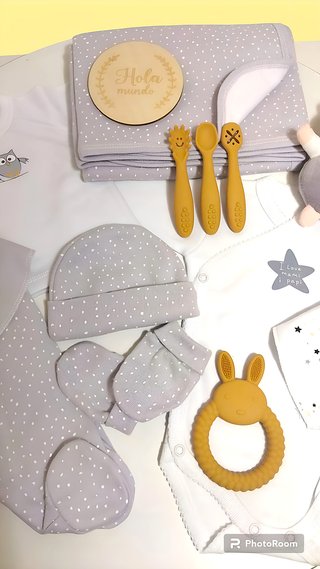 Canastilla Regalo Bebé Deluxe. Mi Mini Valisette