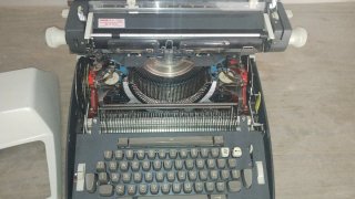 Máquina de escribir Olympia SGE 40