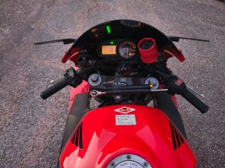 Honda CBR 954RR Roja y Negra