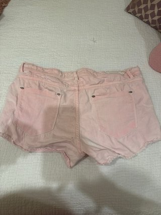 Shorts vaqueros rosas con encaje