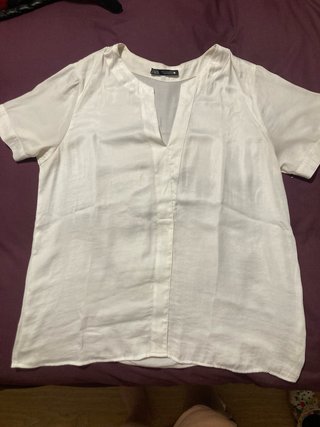 Camisa Zara escote V blanca