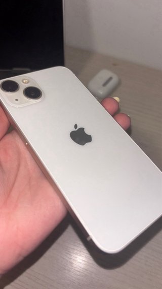 iPhone 13 + 3 fundas regalo precio no negociable