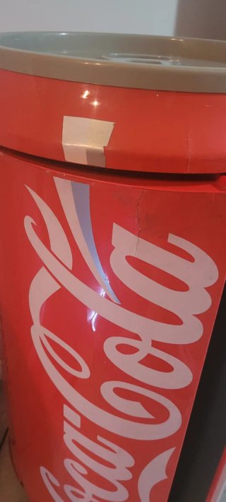 Cadena de música Lata Coca Cola