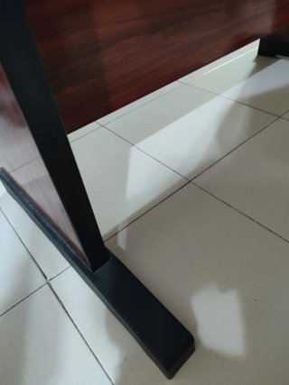 Mesa de escritorio madera y metal