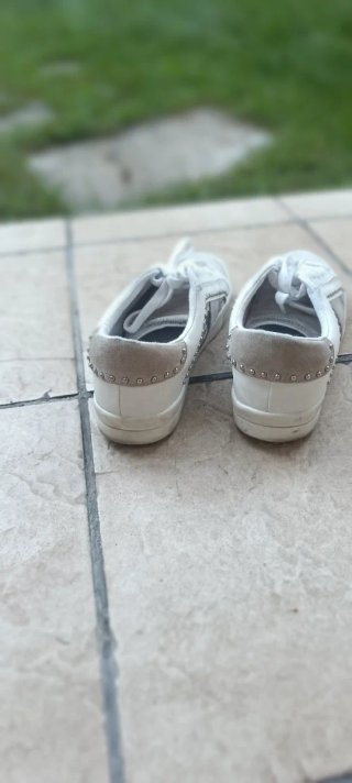 Zapatillas Zara Blancas y Plateadas