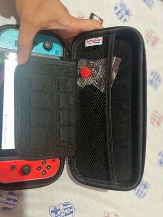 Nintendo Switch come nuova con custodie