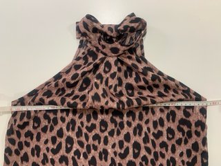 Top halter leopardo SHEIN espalda abierta Talla S