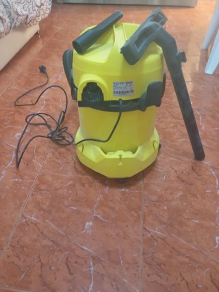 Aspiradora Karcher Amarilla