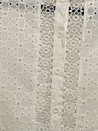 Blusa blanca bordada