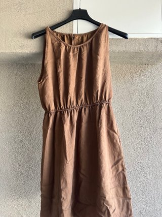 Vestito marrone con elastico in vita