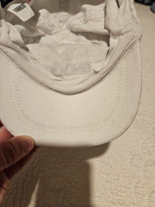Gorra Snoopy Zara Blanca. Talla: 3-4 años