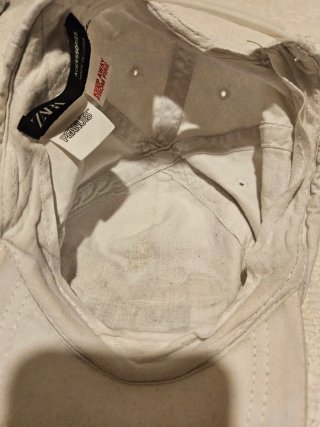 Gorra Snoopy Zara Blanca. Talla: 3-4 años