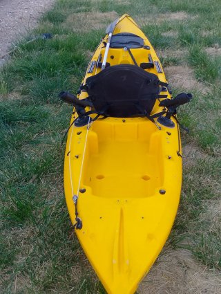 Kayak giallo per la pesca