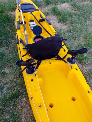 Kayak giallo per la pesca