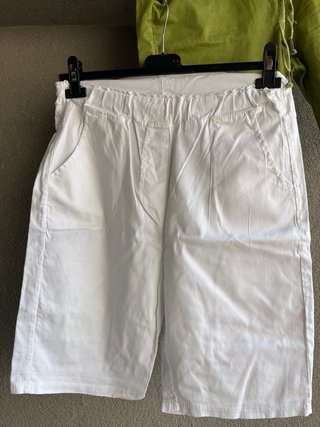 Pantaloncini verdi e bianchi