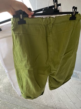 Pantaloncini verdi e bianchi