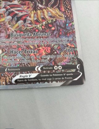 Carta Pokémon Giratina V 186/196