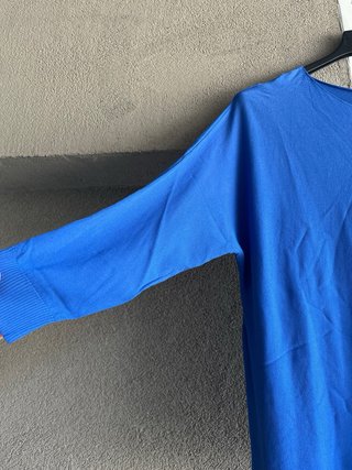 Maglioncino leggero blu con frange