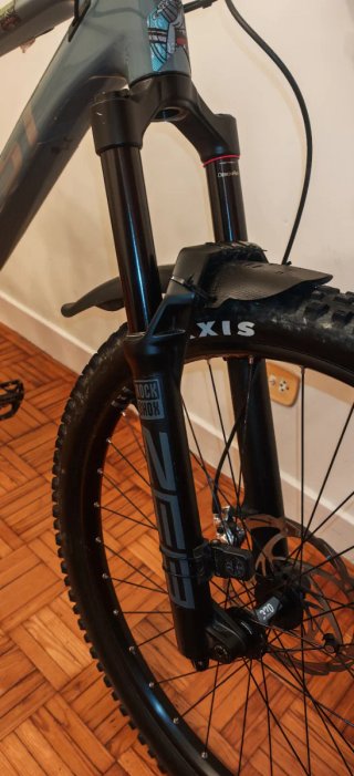 Bicicleta Ghost am pro de enduro trail