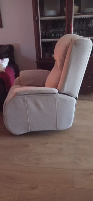 Dos sillones de tela grises