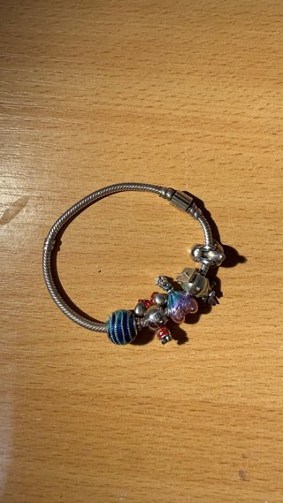 Pulsera Pandora con charms