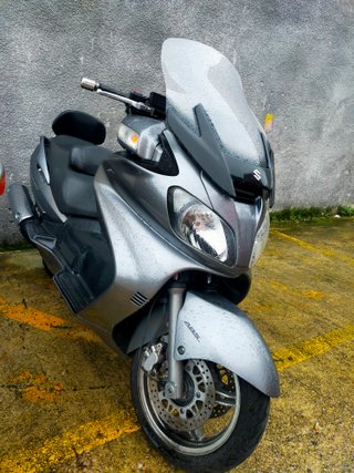 Suzuki Burgman 650 Exclusive Gris