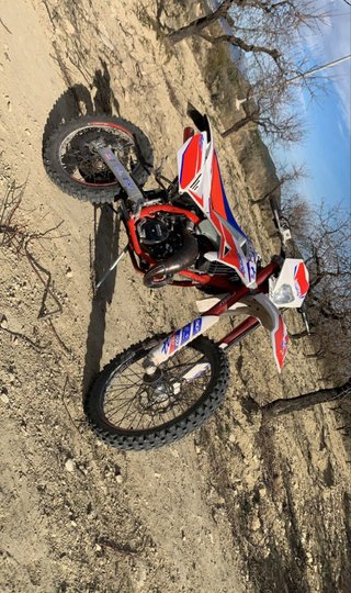 Beta Enduro 49cc Roja y Blanca