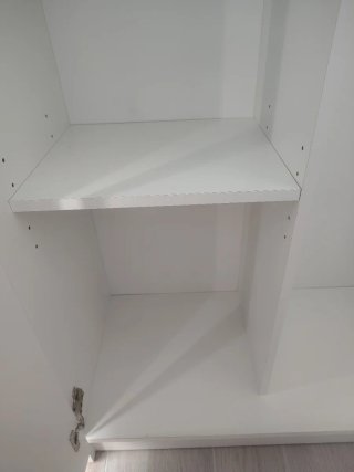 Armario de limpieza blanco