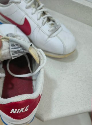 Zapatillas Nike Cortez Blancas y Rojas