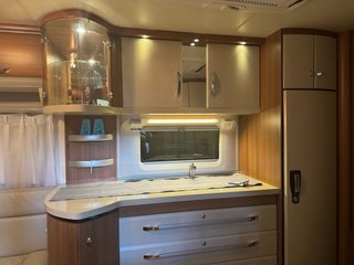 Caravana Hobby Premium 645