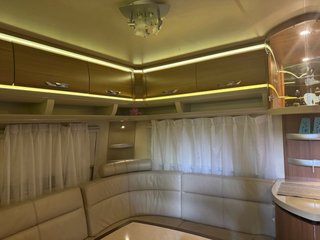 Caravana Hobby Premium 645
