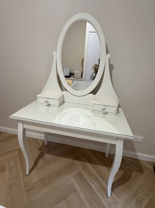 Tocador blanco IKEA Hemnes con espejo
