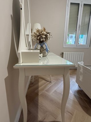Tocador blanco IKEA Hemnes con espejo