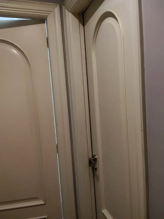 Puertas lacadas en blanco ciegas y acristaladas