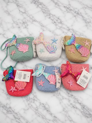 Bolsos de niña con cola de sirena y conchas