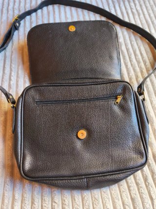 Bolso Vintage Negro Logo Dorado