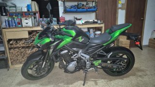 Kawasaki Z900 Negra y Verde