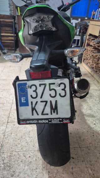 Kawasaki Z900 Negra y Verde