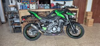 Kawasaki Z900 Negra y Verde