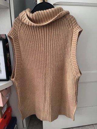 Chaleco de punto Zara cuello alto sin mangas